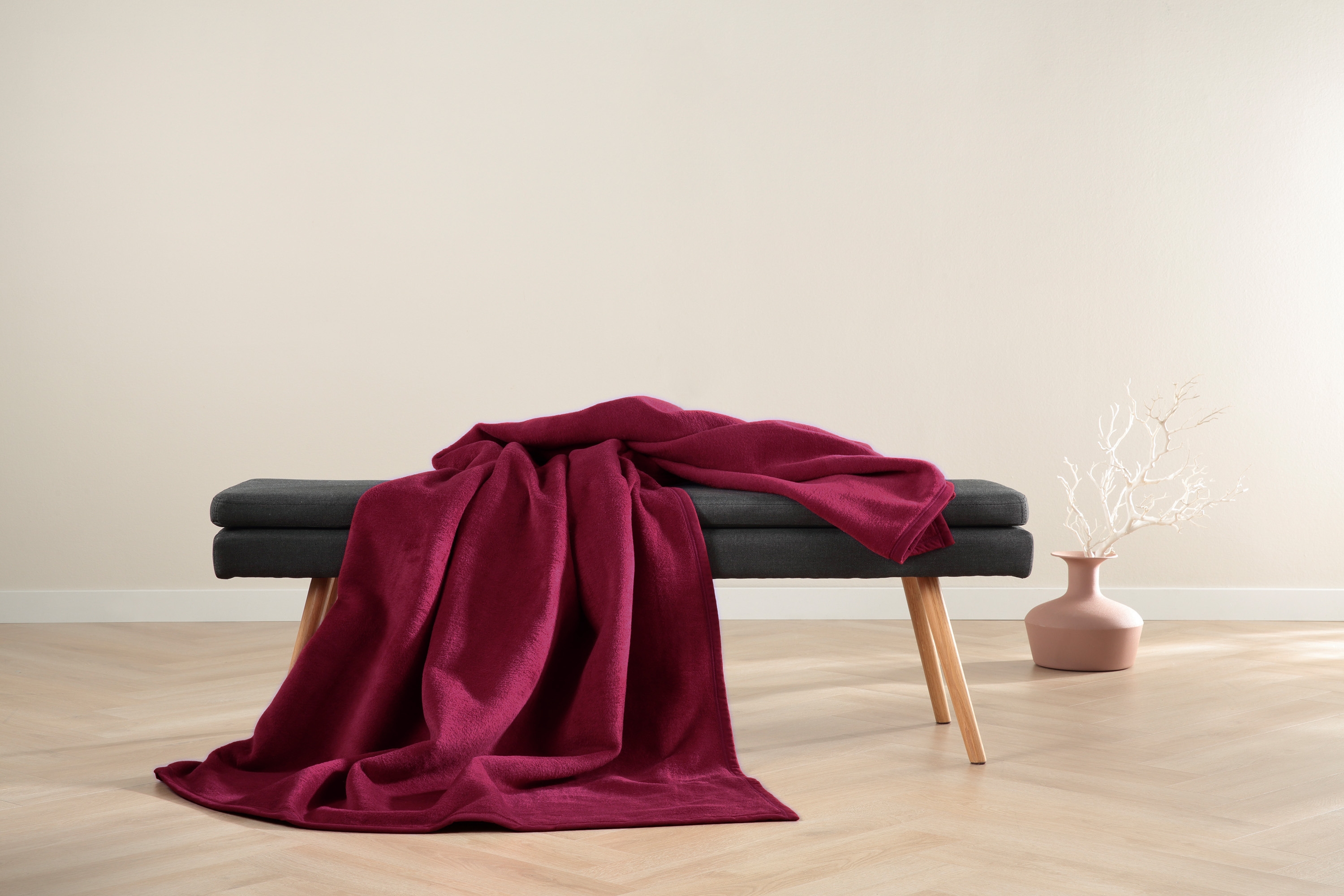 Wohndecke Uno Cotton beere Milieubild