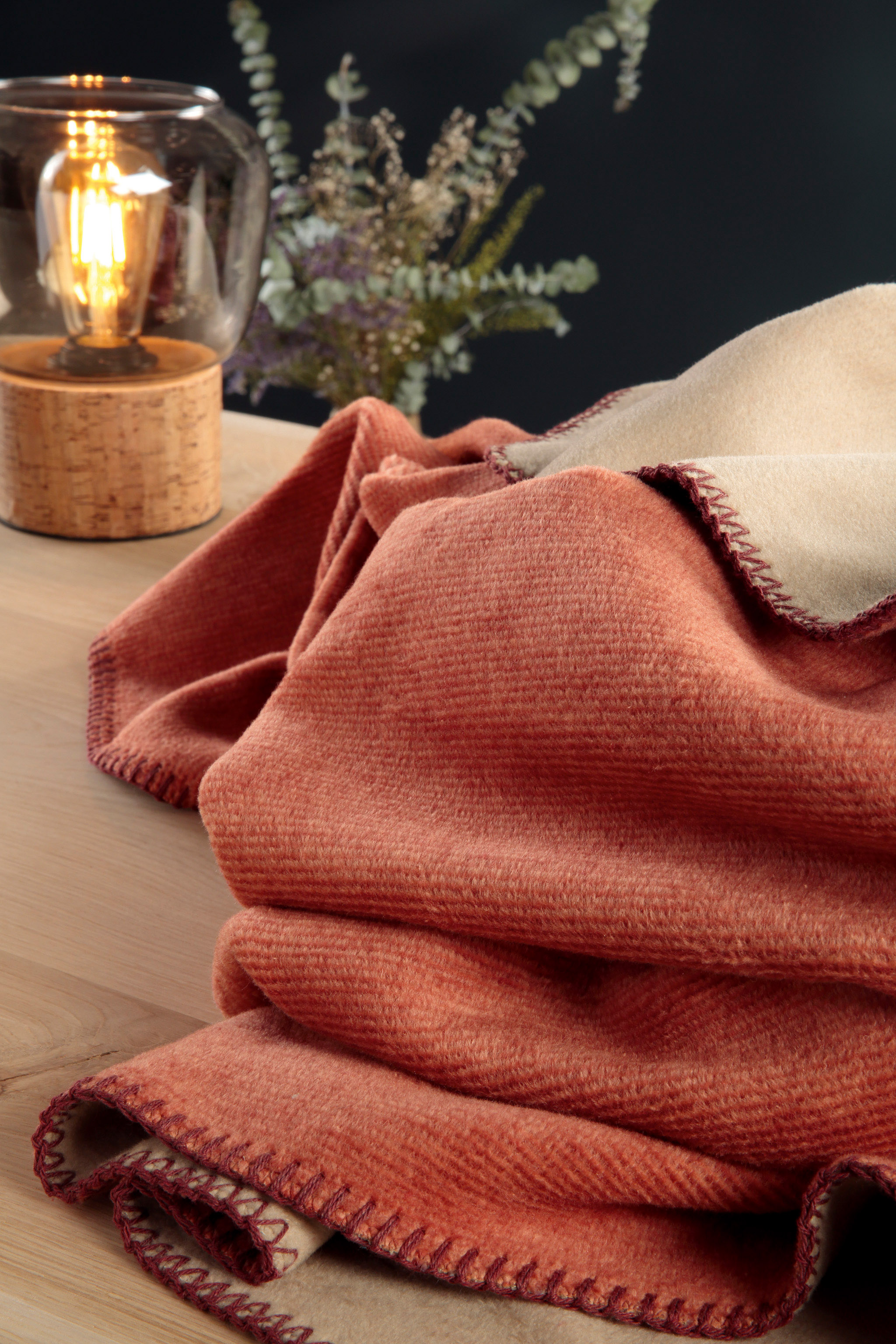 Wohndecke "Melange Doubleface" aus Baumwollmischgewebe in 150x200 cm in Dunkellachs-Karamell - Milieu