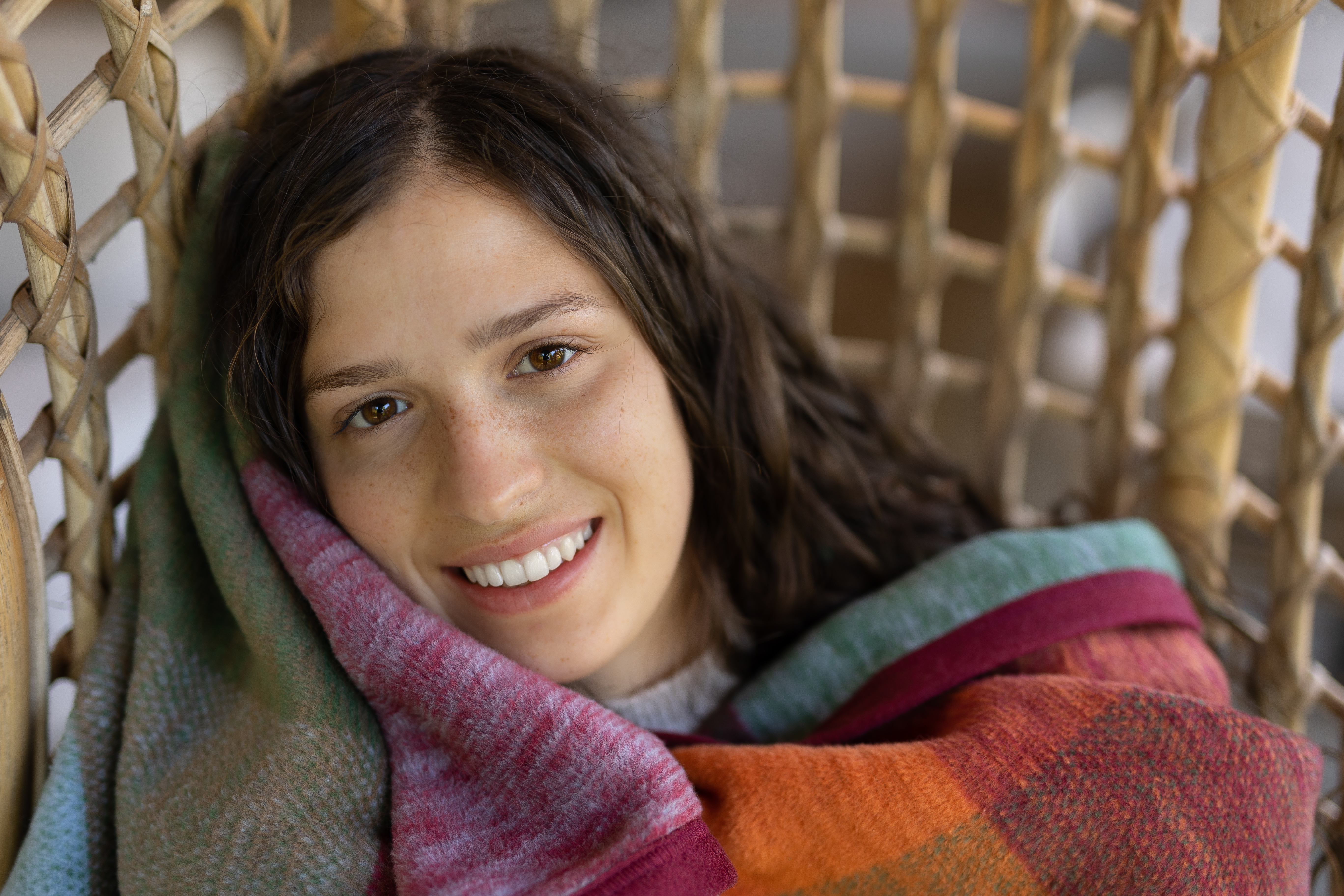 Wohndecke Colour Woven Nahaufnahme mit Model