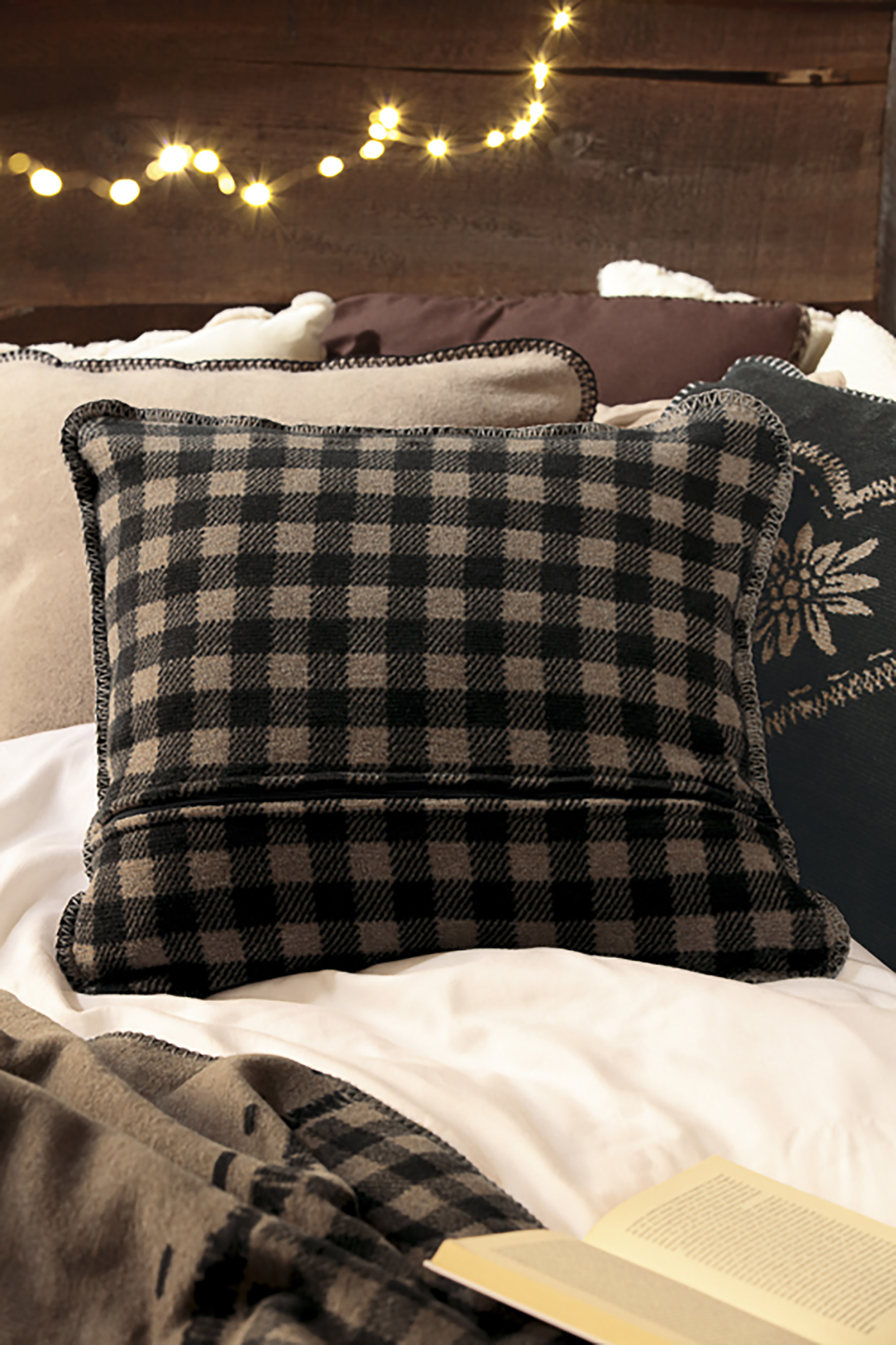 Kissenhülle "Alp Charm" Rückseite Milieubild