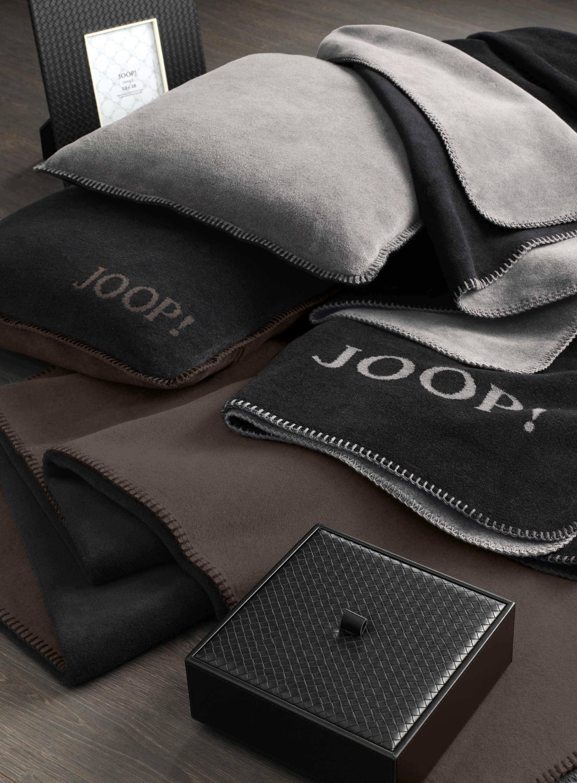 Milieubild zu Kissen JOOP! Uni-Doubleface anthrazit-taupe