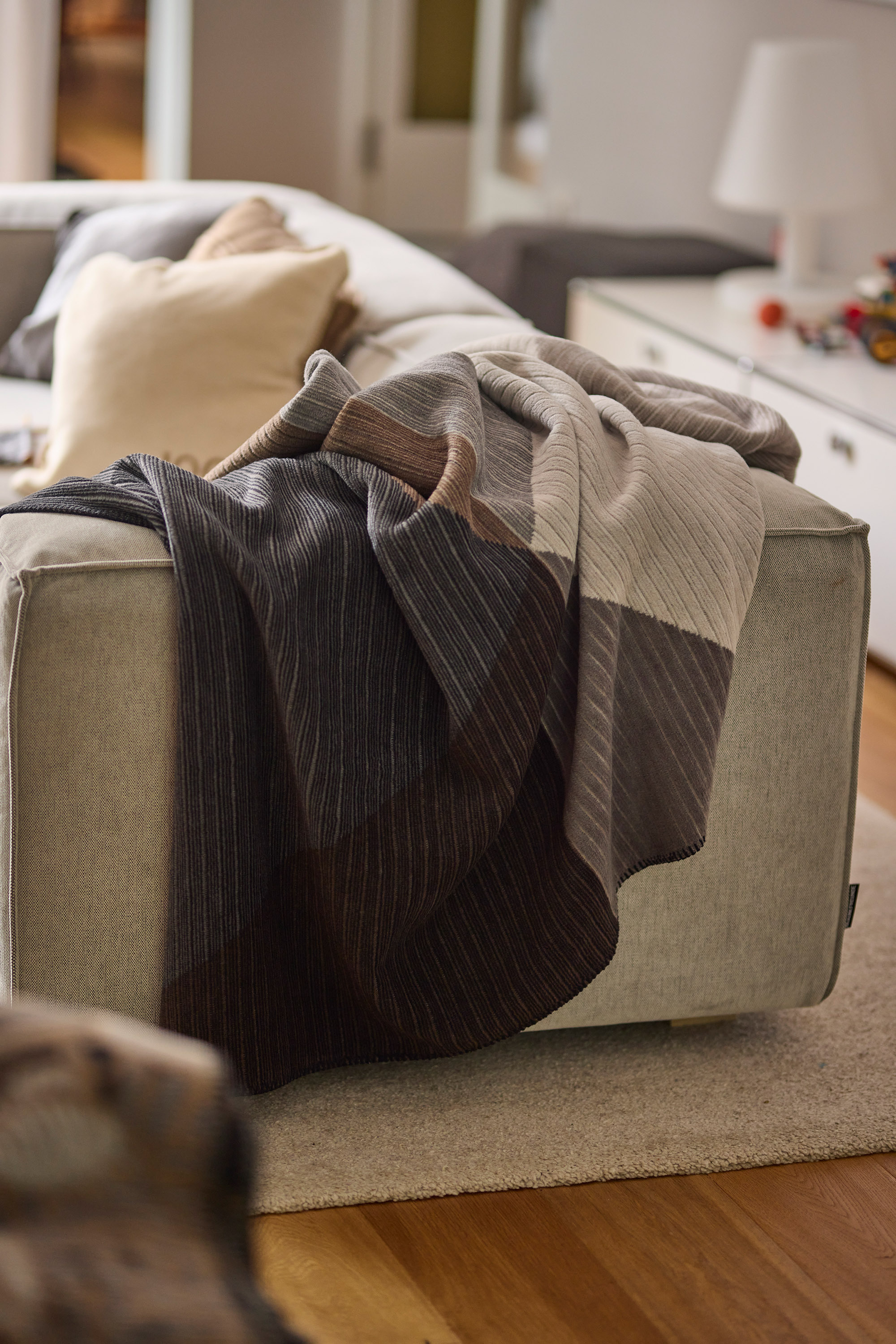 Wohndecke mit Reliefstruktur Feel Graphic Milieubild