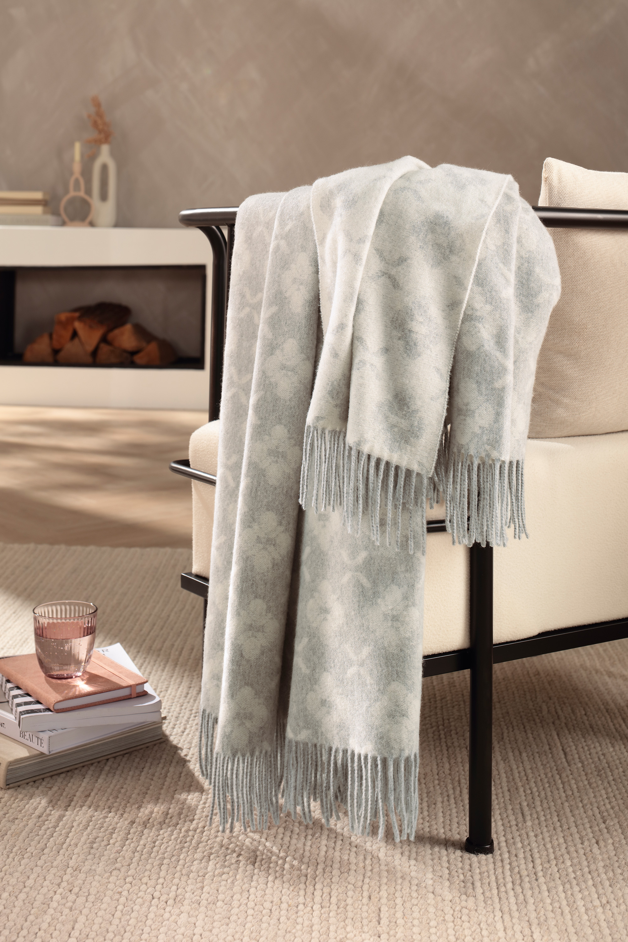 Kaschmirplaid Primo silver Milieubild