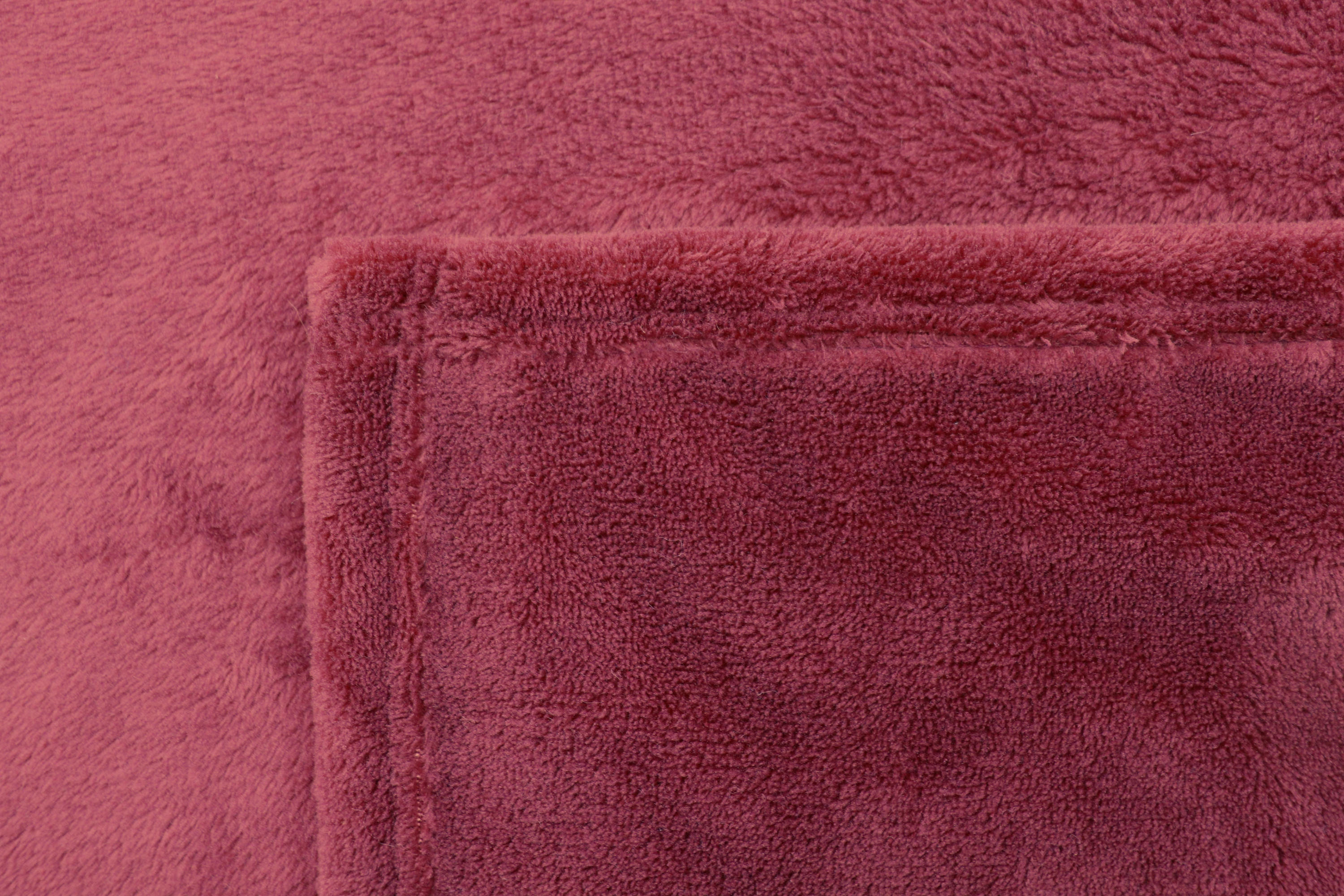 Kuscheldecke Soft & Cover rubin Nahaufnahme Einfassung