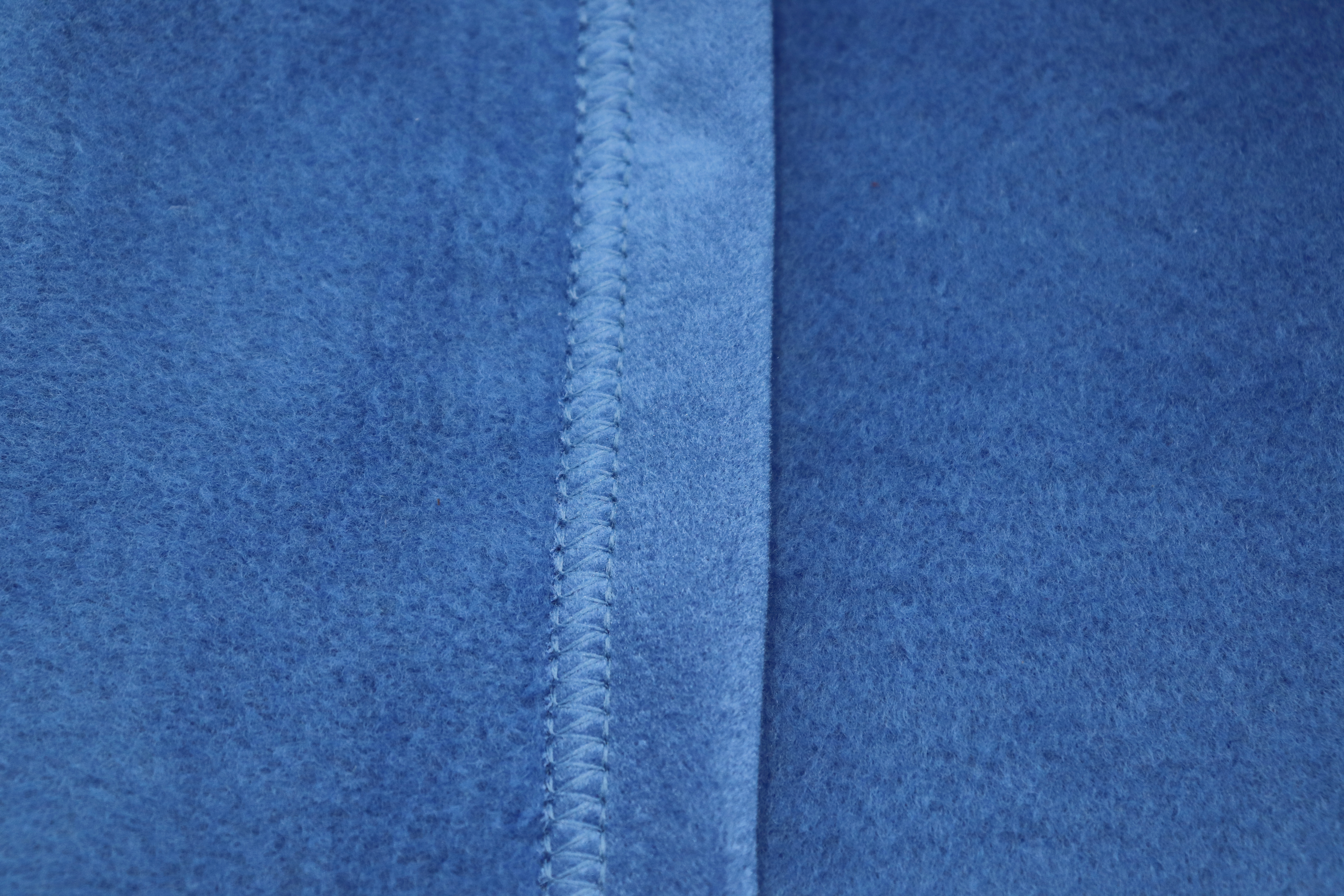 Wohndecke Pure Cotton azur Nahaufnahme Einfassung