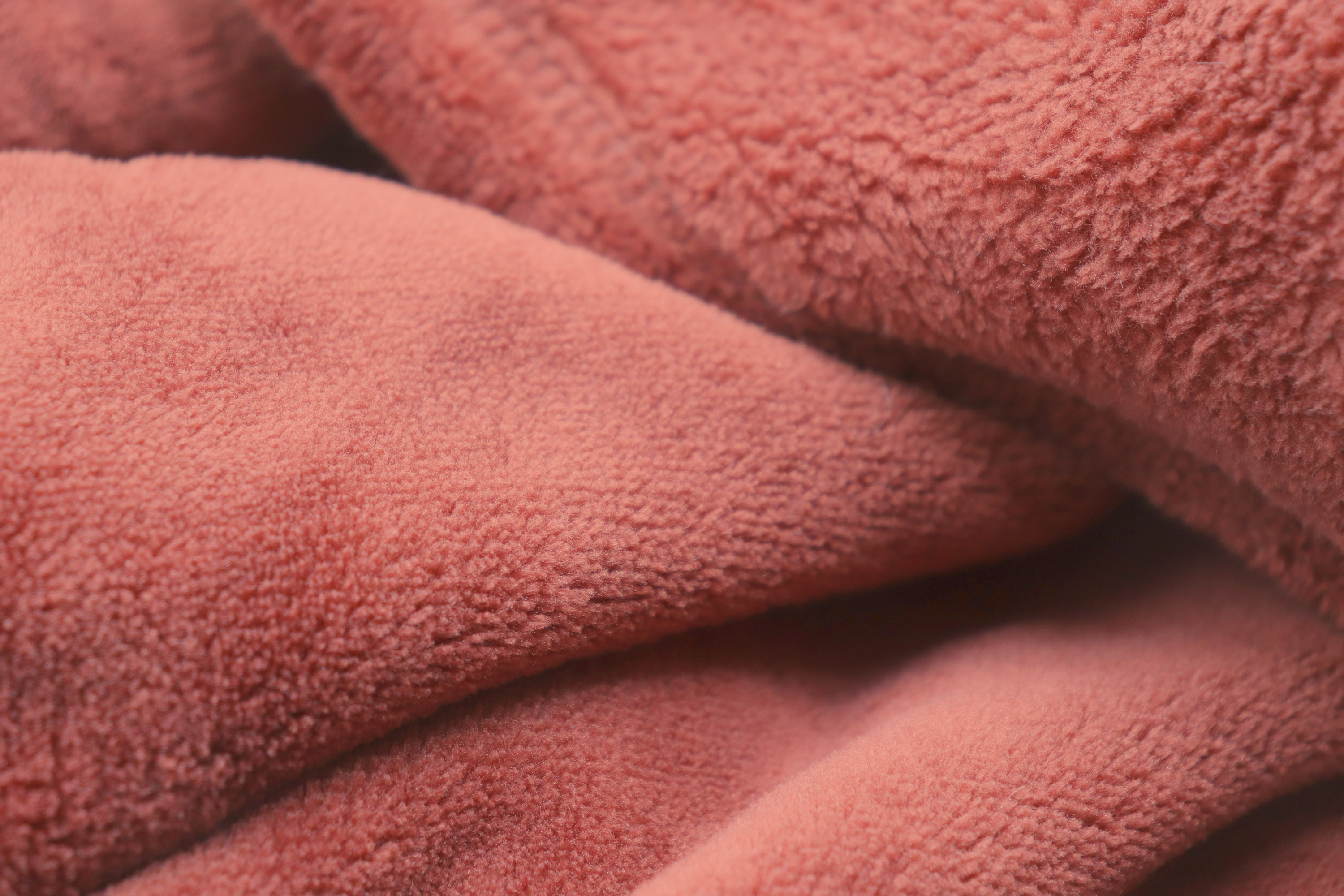 Wohn- und Kuscheldecke "Soft & Cover" Einfarbige Fleecedecke "Soft & Cover" in 150x200 cm in rostrot - Flor