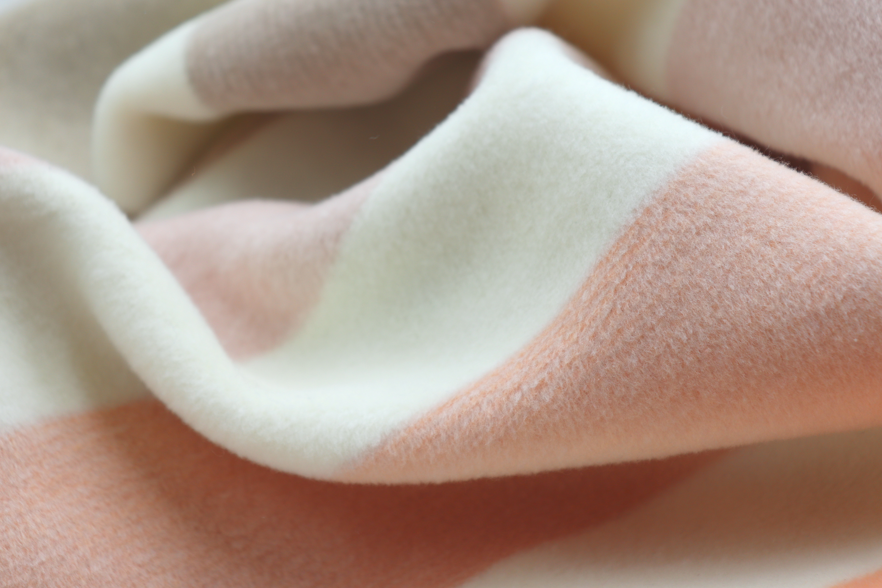 Wohn- und Kuscheldecke "Horizon Nature" Wohndecke Horizon powder  Nahaufnahme Flor