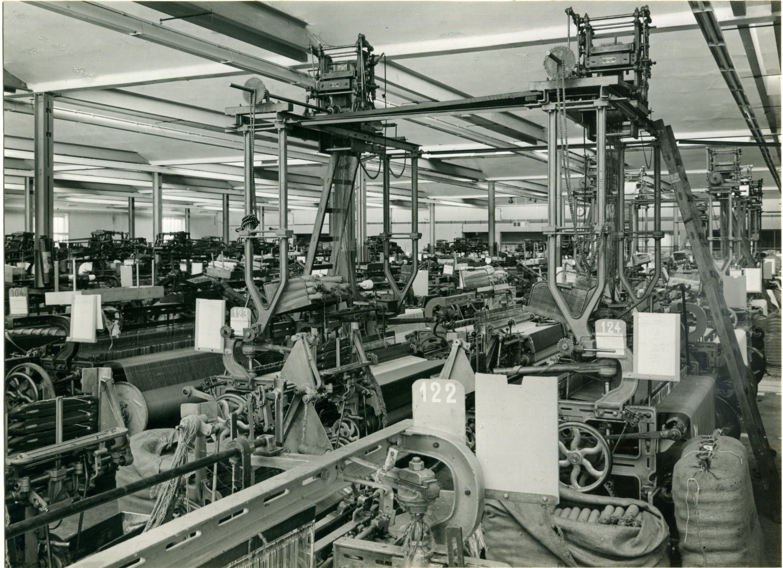 Arbeitslatz um 1960 - Jacquardwebsaal