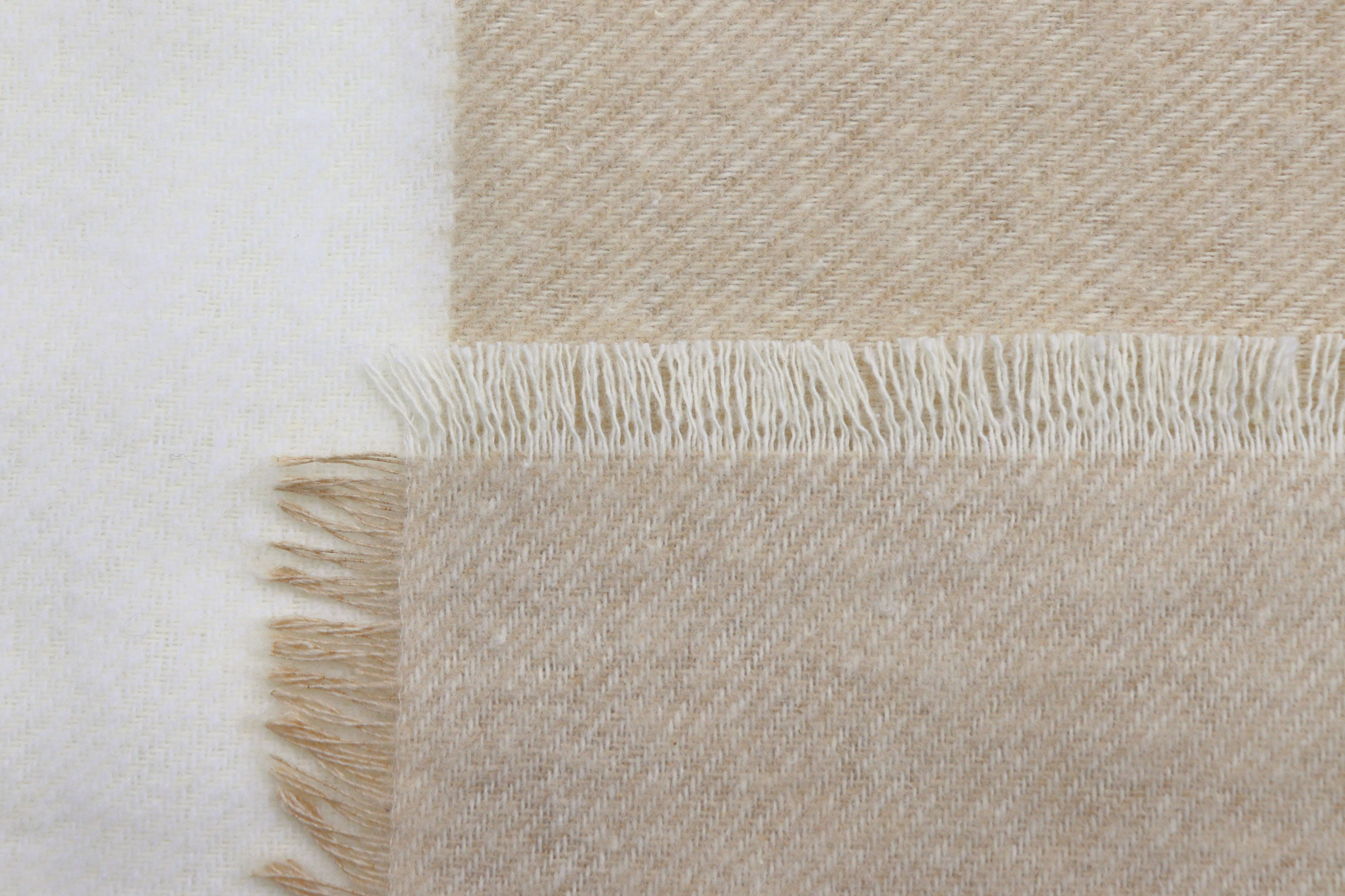 Fransenplaid Sand Stripe Nahaufnahme Fransen