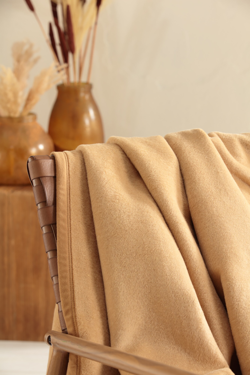 Wohndecke Uno Cotton Camel Nahaufnahme