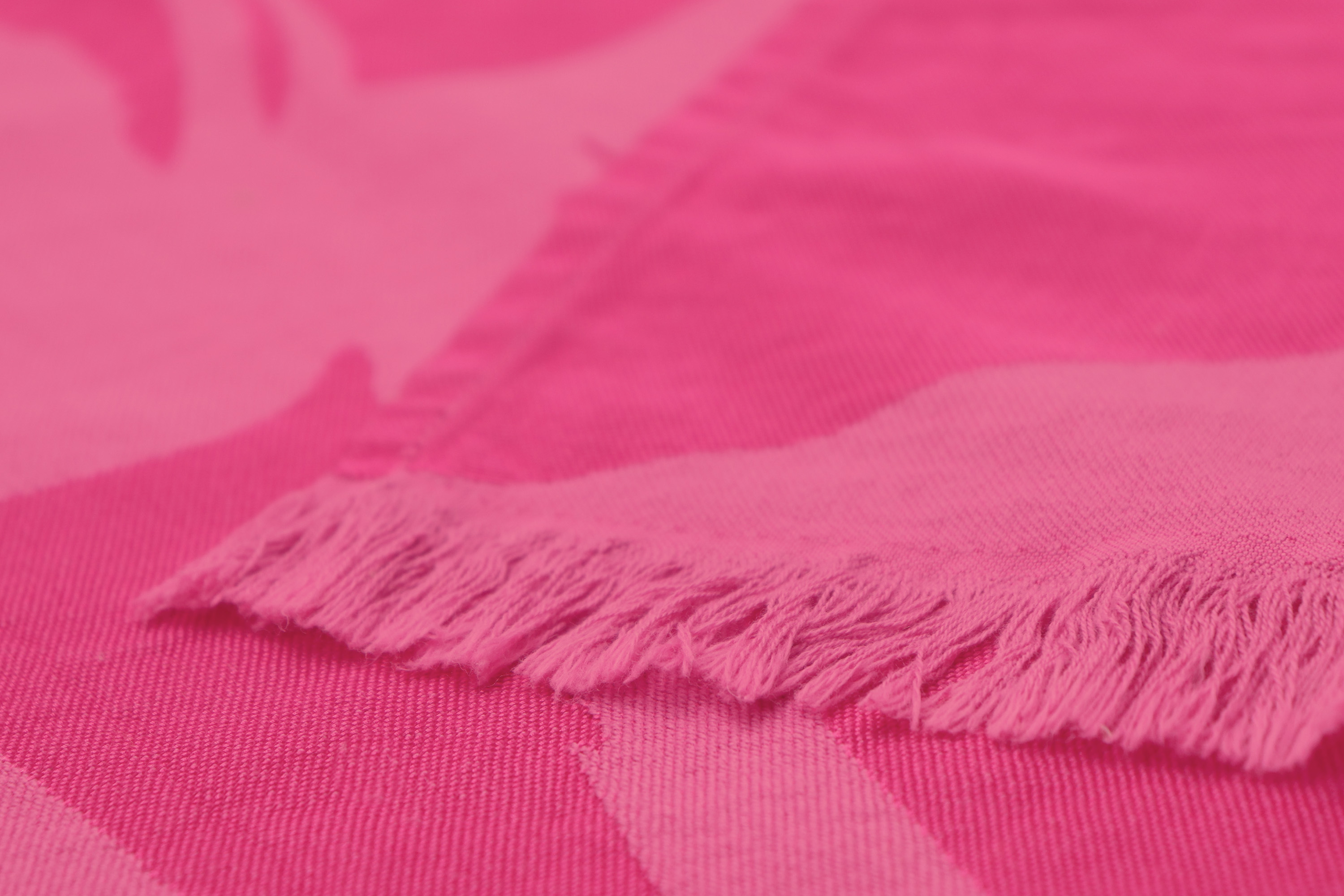 Fransenplaid Florascence pink Nahaufnahme Einfassung