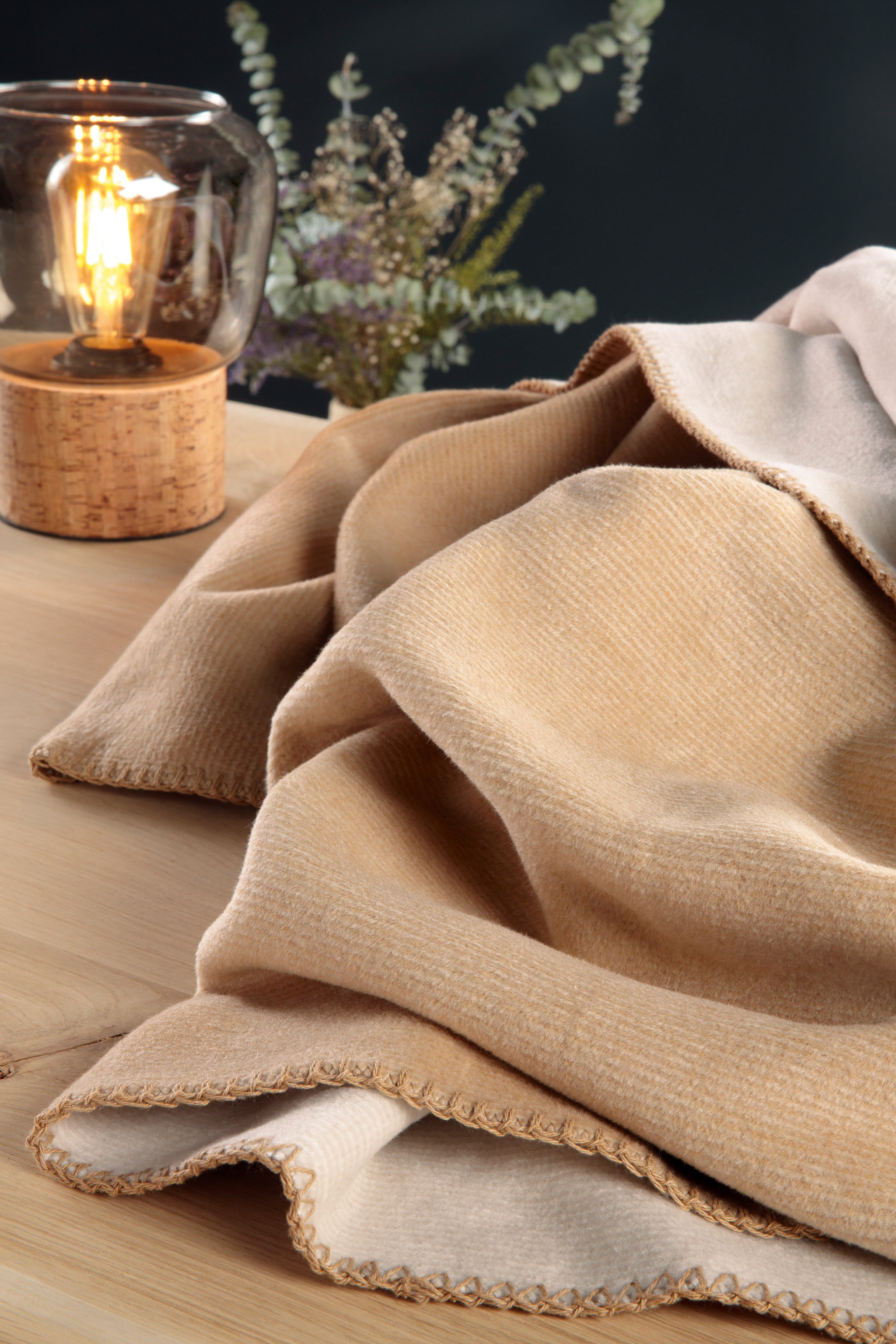 Wohn- und Kuscheldecke "Duo Cotton Melange" Wohndecke "Melange Doubleface" aus Baumwollmischgewebe in 150x200 cm in Creme-Natur - Milieu
