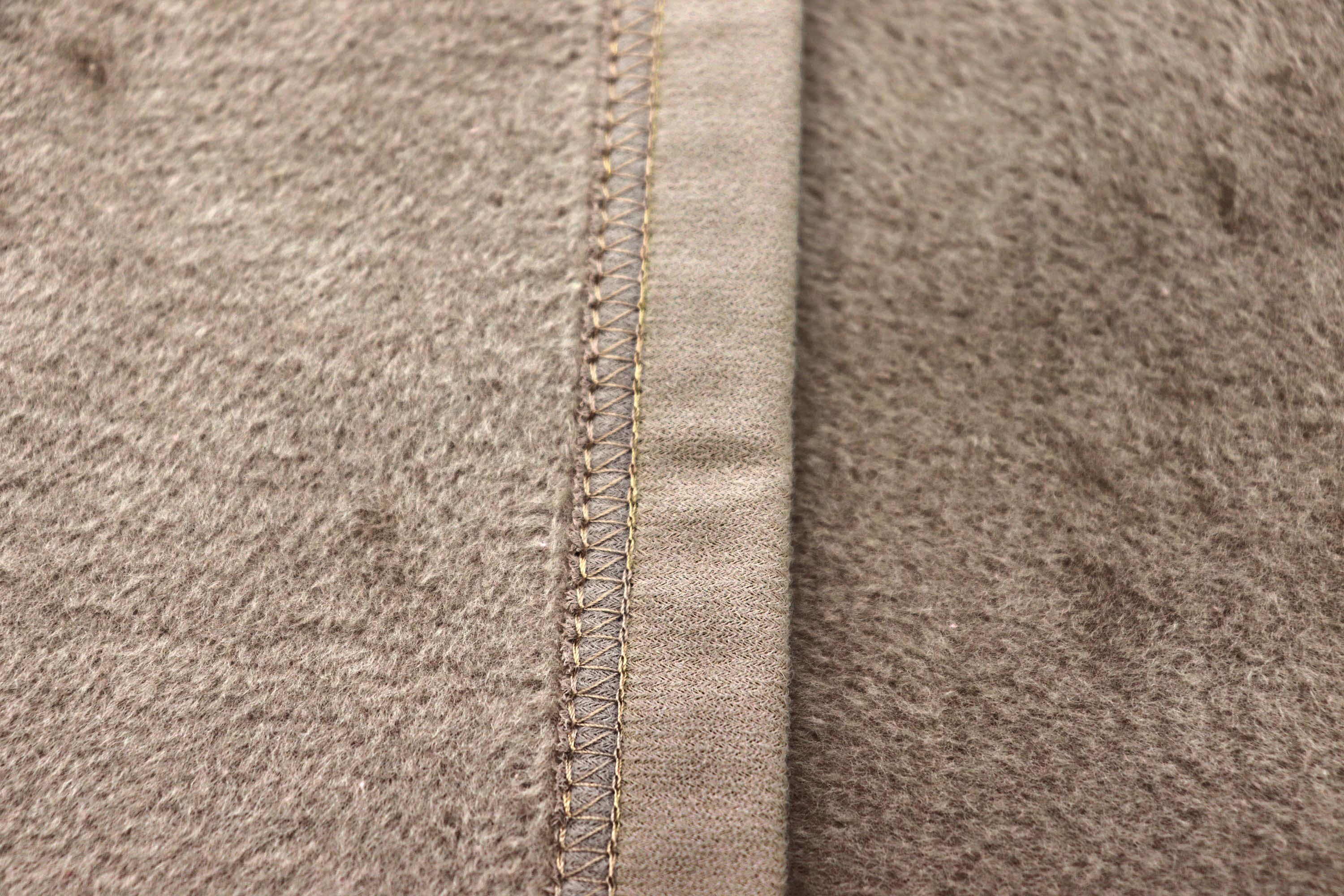 Einfarbige Wohndecke "Uno Cotton" aus Baumwollmischgewebe in Haselnuss-braun - Veloursband
