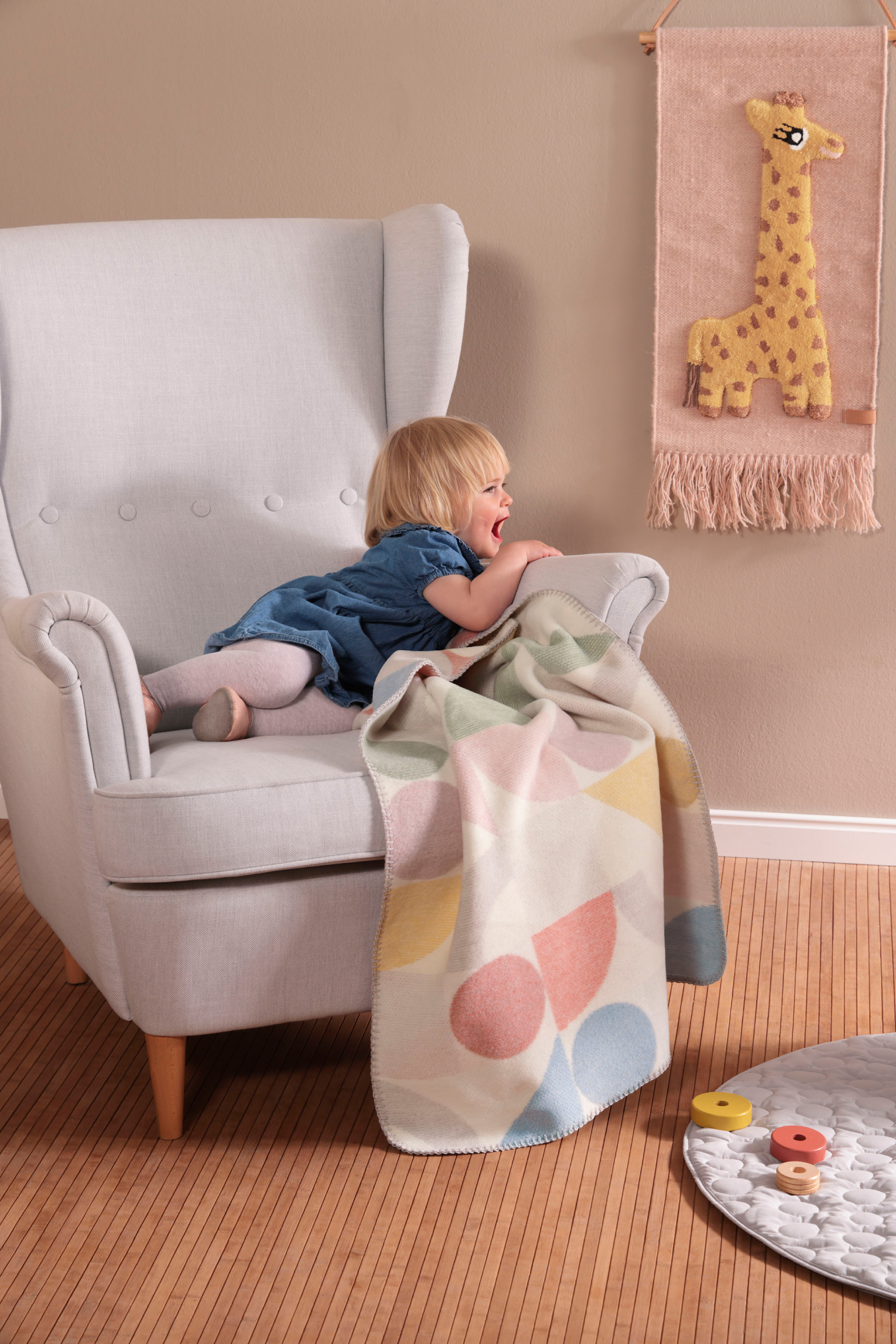 Babydecke "Play" Emotionale Milieuaufnahme zur Babydecke Play