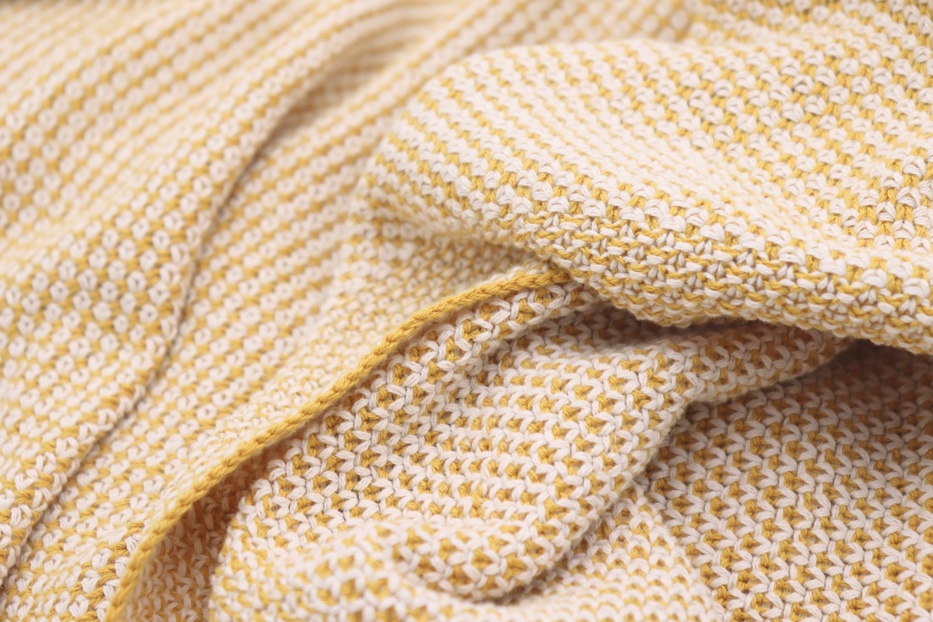 Plaid JOOP! Light-Knit gold-ecru Nahaufnahme Struktur