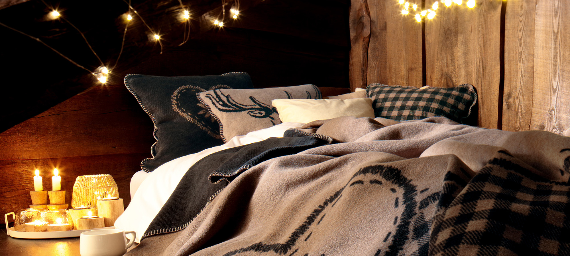 Alpine & Lodge Wohndecke und Kissen Milieubild