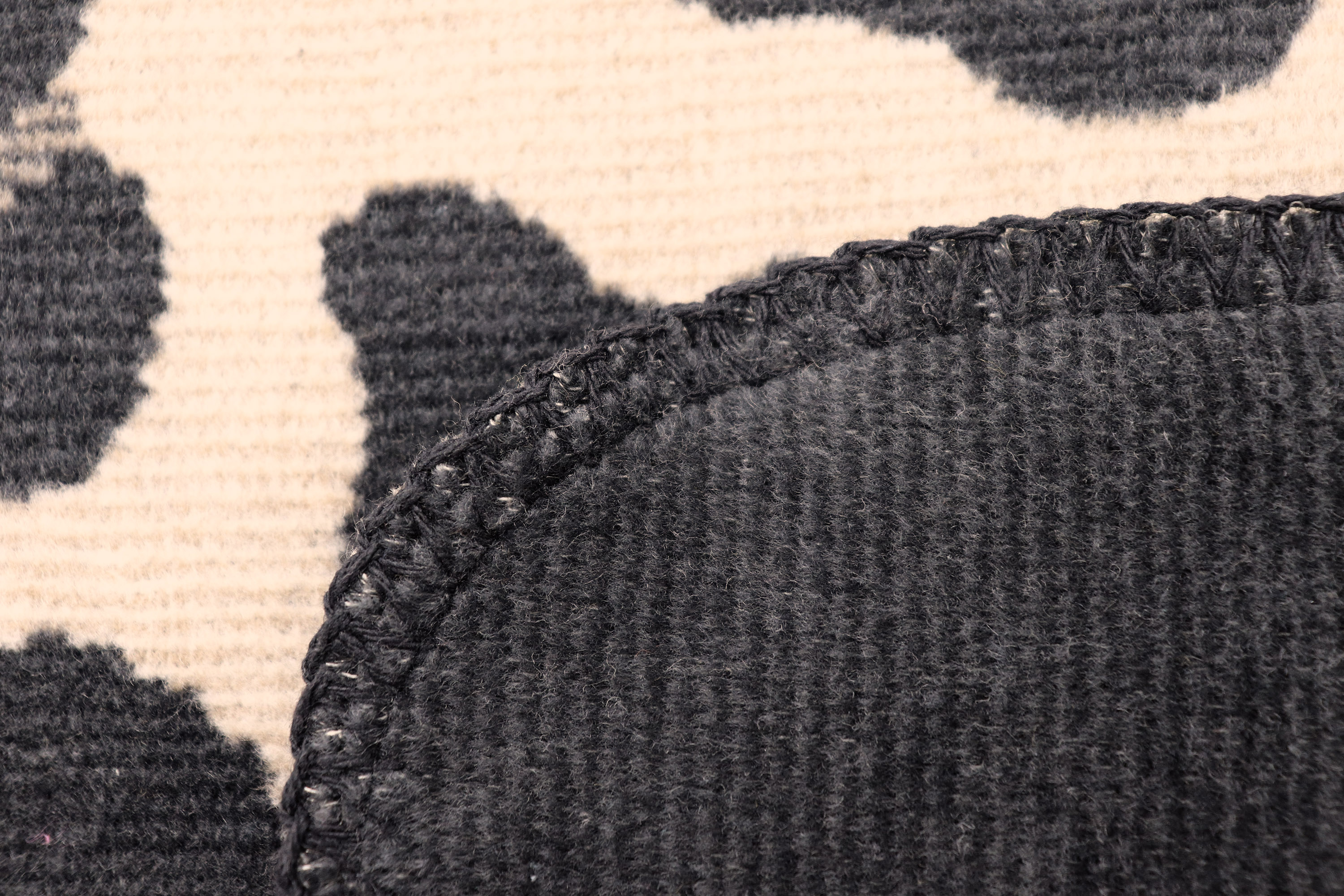 Kissenhülle Leo Part Nahaufnahme Einfassung