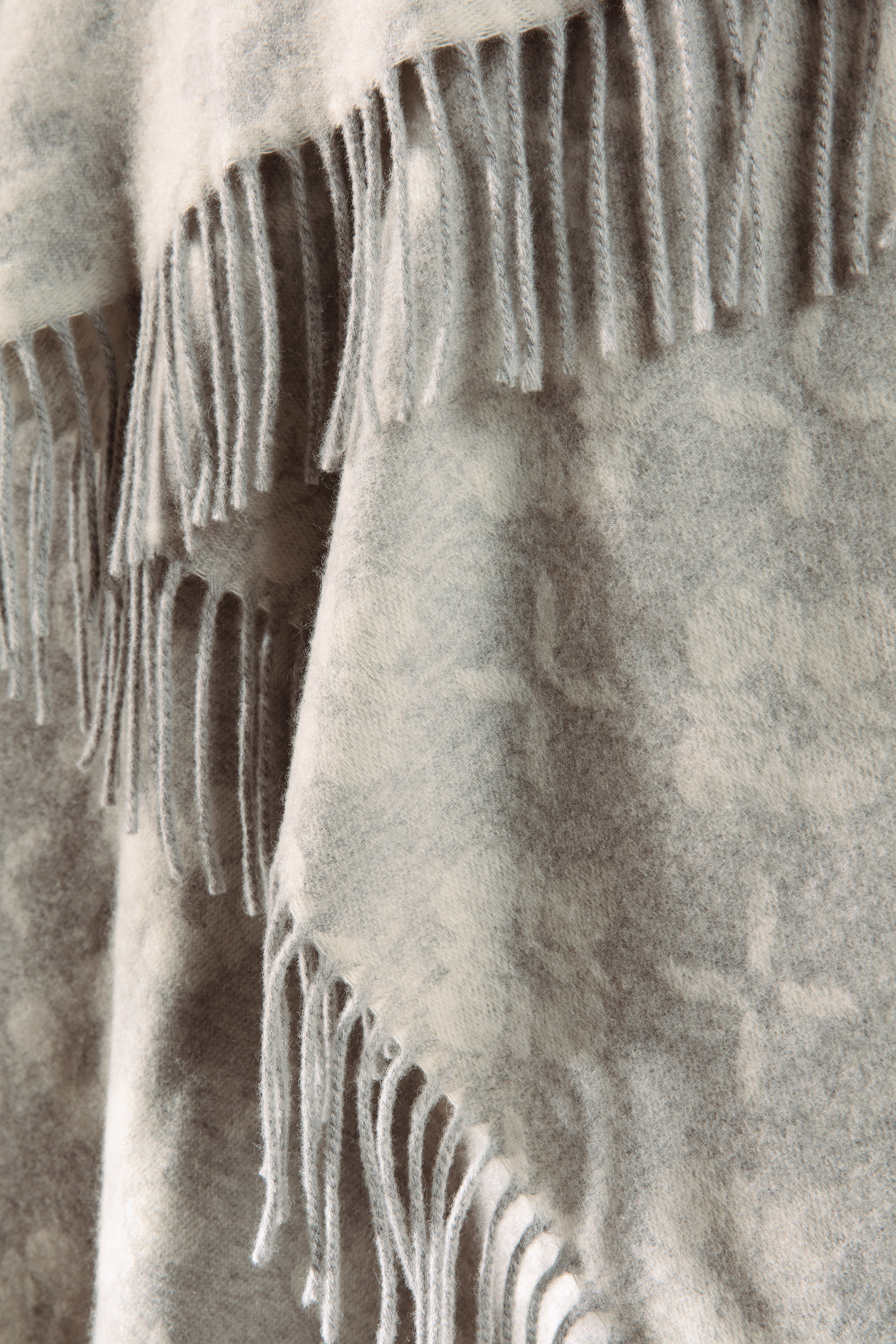 Kaschmirplaid Primo silver Close Up Aufnahme