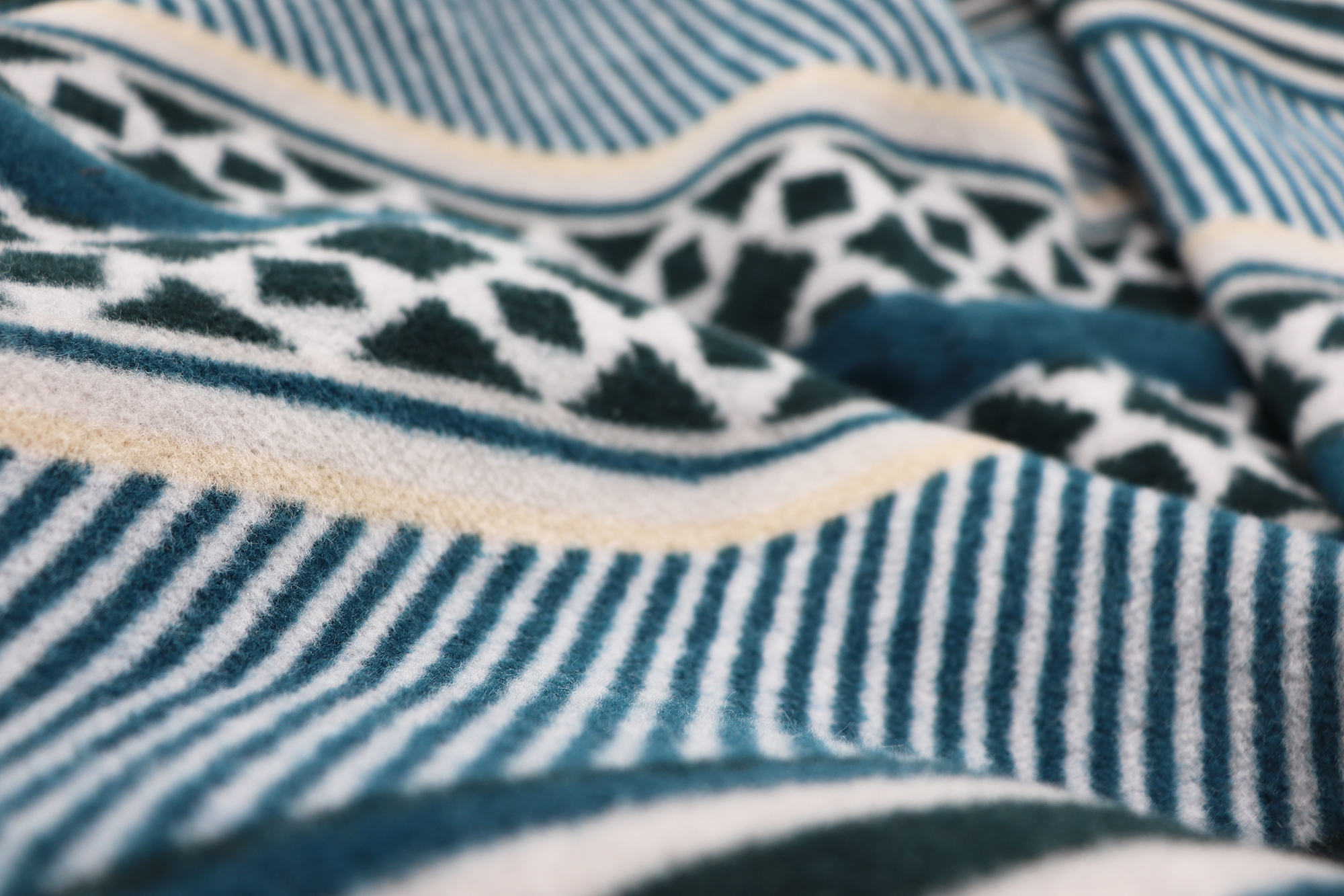 Nahaufnahme Biederlack Poncho